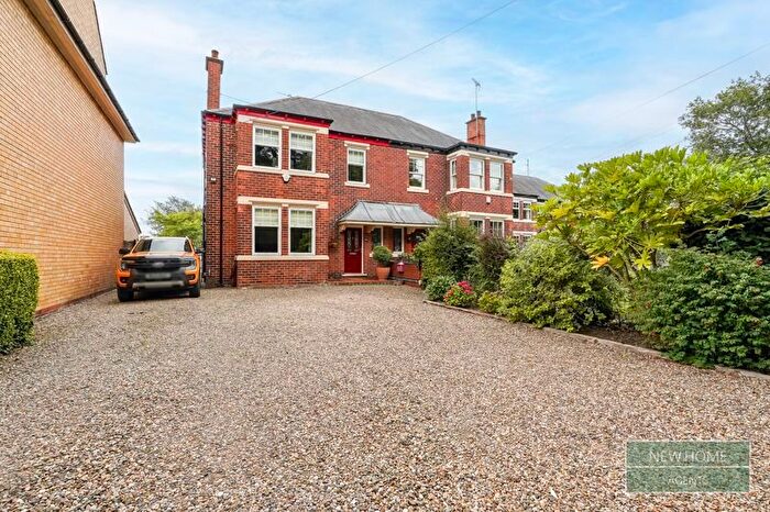 4 Bedroom Semi-Detached House For Sale In Beverley Road Hull, HU6