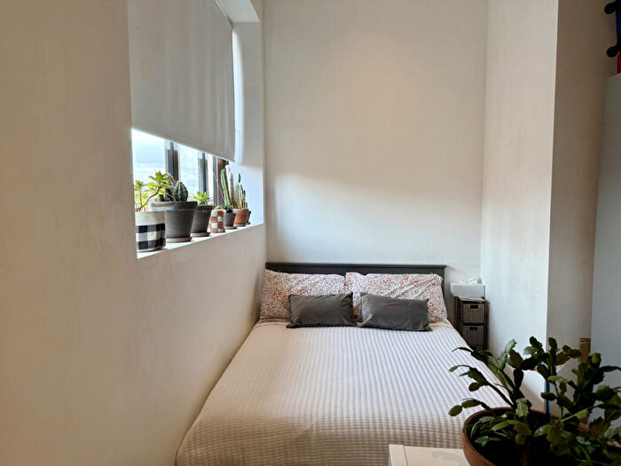 1 Bedroom Flat To Rent In High Street, Maidenhead, SL6
