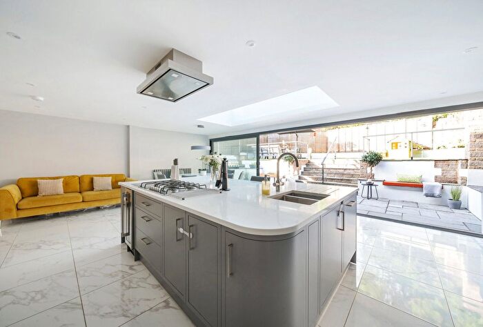 4 Bedroom Detached House To Rent In Headington Close, Hanham, Bristol, Gloucestershire, BS15