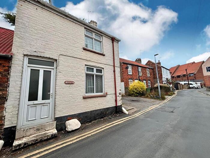 2 Bedroom House For Sale In Back Southgate, Hornsea, HU18