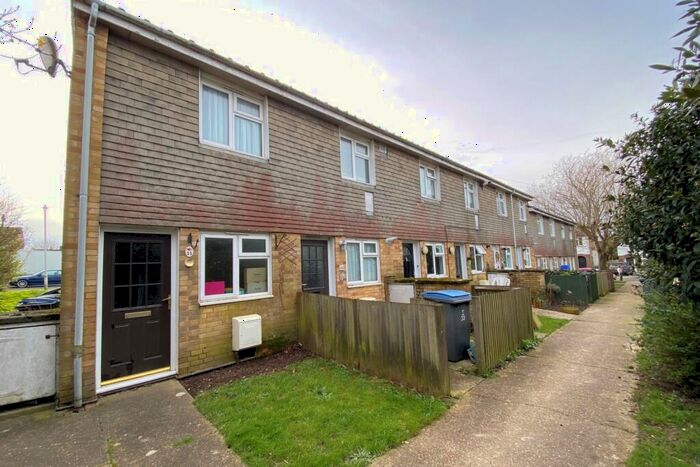 2 Bedroom Flat To Rent In Owen Square, Deal, CT14