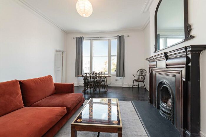 2 Bedroom Apartment For Sale In The Avenue, Queens Park, NW6