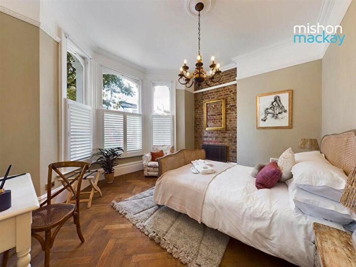 1 Bedroom Flat To Rent In Westbourne Villas, Hove, East Sussex, BN3