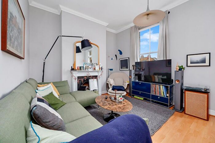 2 Bedroom Terraced House To Rent In Chalcot Road, Primrose Hill, NW1