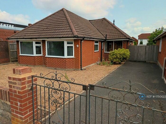 3 Bedroom Bungalow To Rent In Castle Lane West, Bournemouth, BH9