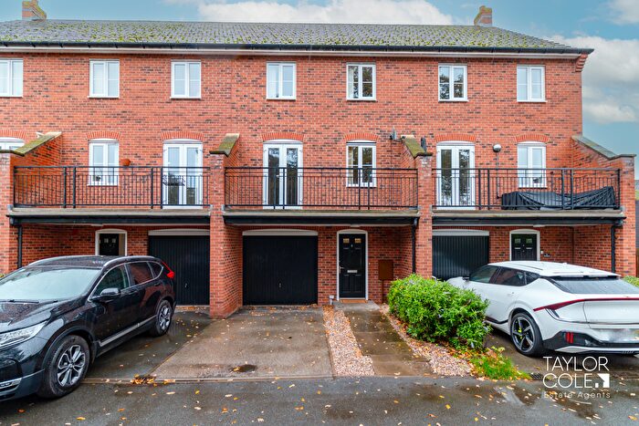4 Bedroom Town House For Sale In The Laurels, Fazeley, Tamworth, B78