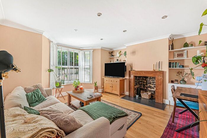 1 Bedroom Flat For Sale In Lauriston Road, London, E9