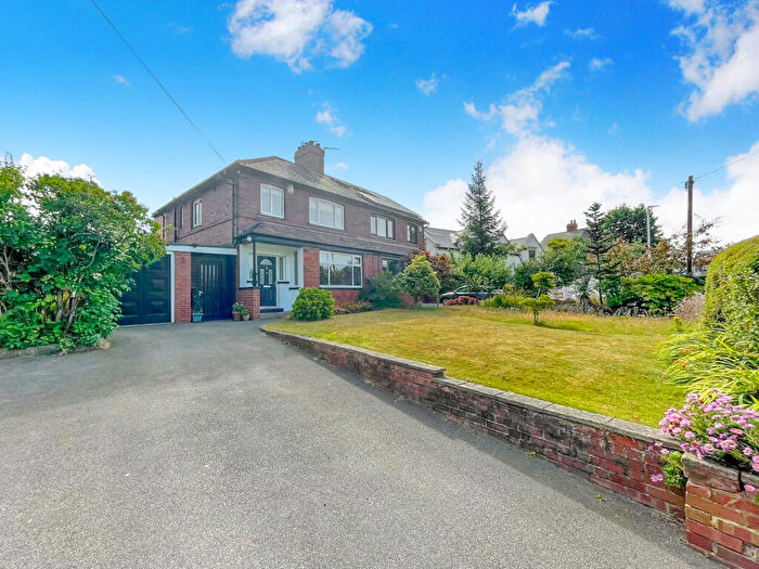 3 Bedroom Semi-Detached House For Sale In Lidgett Lane, Gledhow, Leeds, LS8