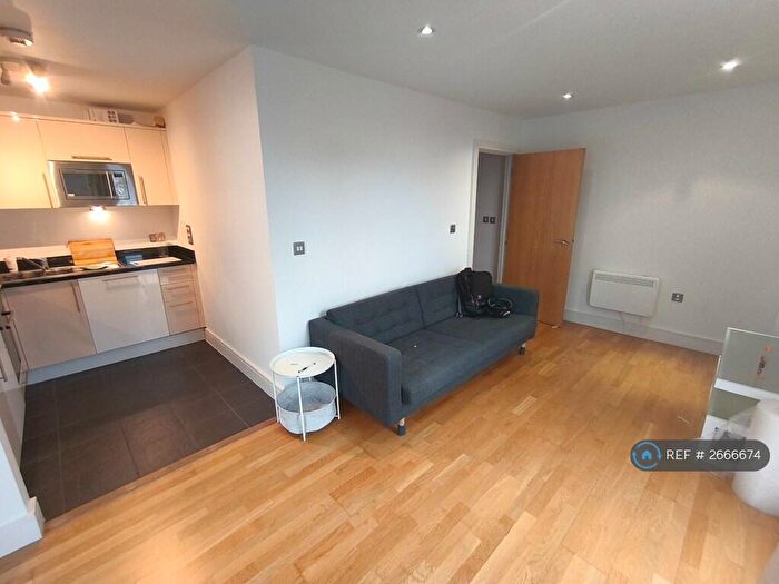 1 Bedroom Flat To Rent In Wharfside Point South, London, E14