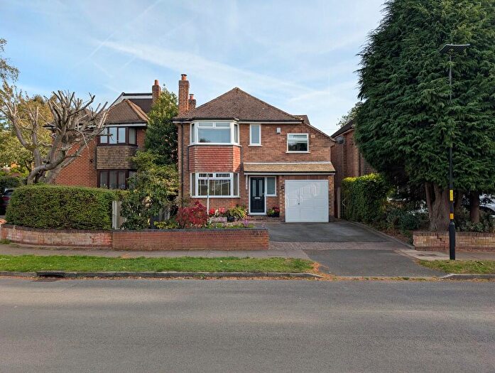 4 Bedroom Detached House For Sale In Russell Bank Road, Four Oaks, B74