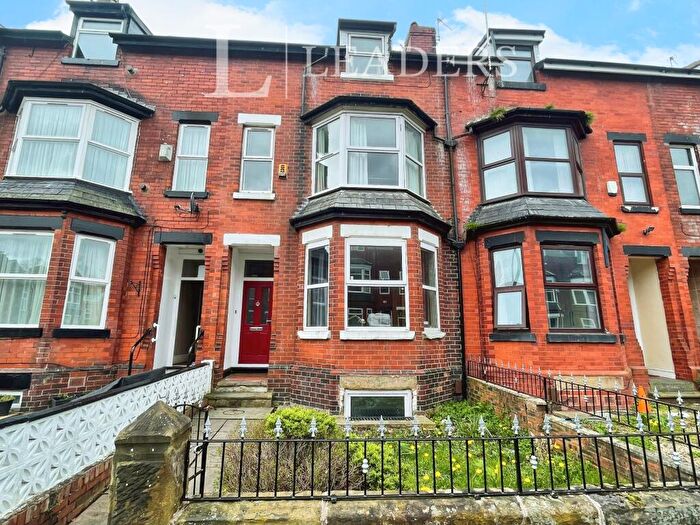 8 Bedroom Terraced House To Rent In Booth Avenue, Manchester, M14
