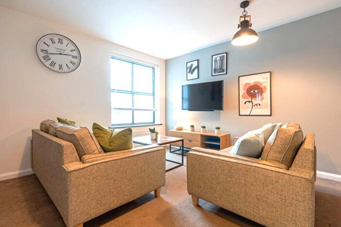 4 Bedroom Apartment To Rent In Hope Court, Exeter, EX4