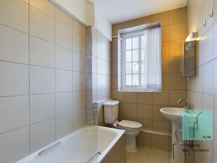 1 Bedroom Flat To Rent In Swan Court, Chelsea, London, SW3