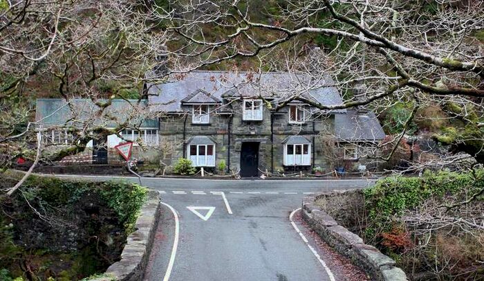 3 Bedroom Detached House For Sale In Beddgelert, Caernarfon, Gwynedd, LL55