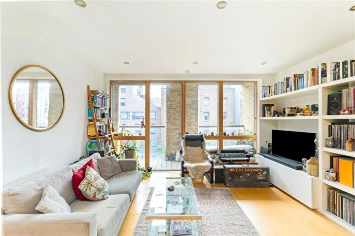1 Bedroom Apartment For Sale In Hertford Road, London, N1