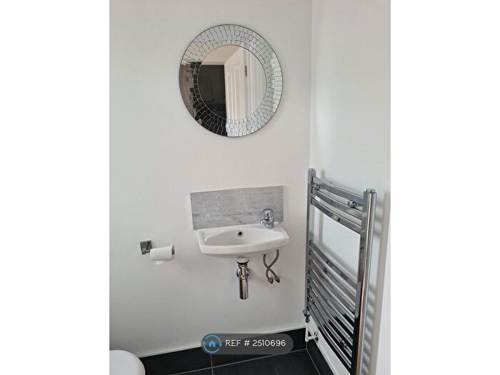 4 Bedroom Semi-Detached House To Rent In Fulwell Road, Teddington, TW11
