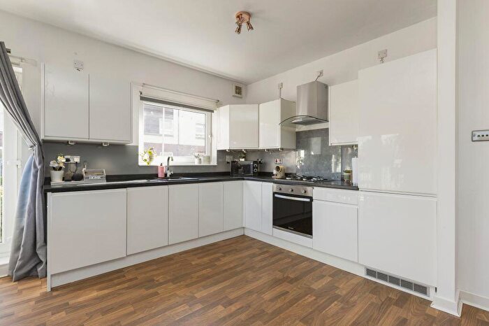 2 Bedroom Flat For Sale In New Mart Place, Chesser, Edinburgh, EH14