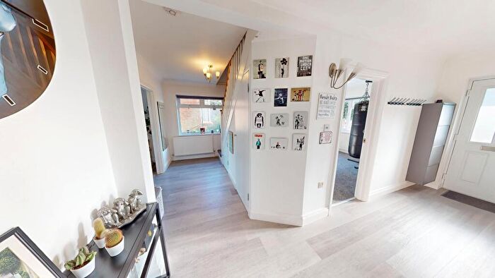5 Bedroom Detached House For Sale In Potash Road, Billericay, Essex, CM11