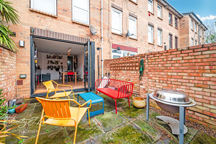 3 Bedroom Terraced House To Rent In Beeston Close, London, E8