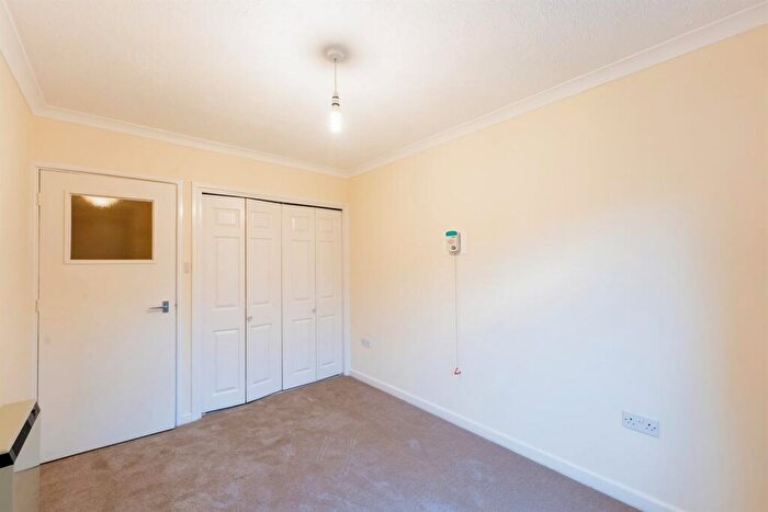 1 Bedroom Retirement Property To Rent In Oakland Court, Fitzalan Road, Littlehampton, BN17