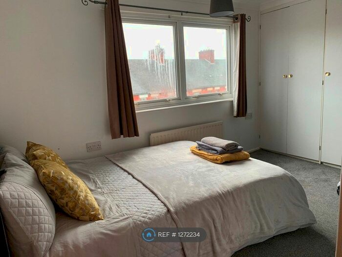 5 Bedroom Terraced House To Rent In Princes Road, Stoke On Trent ST4