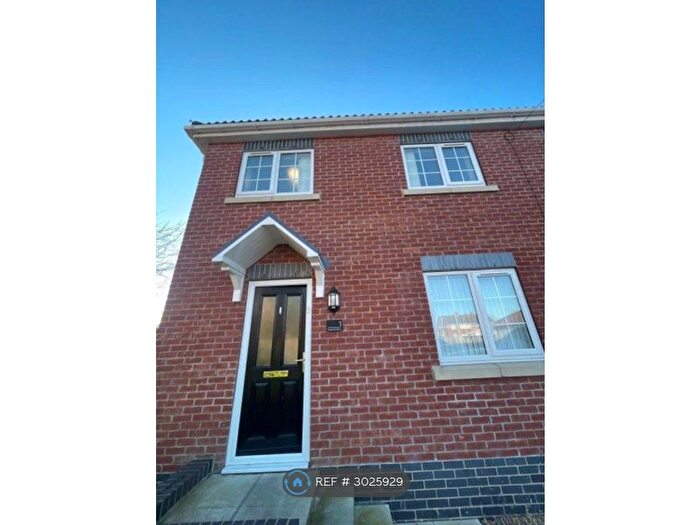 2 Bedroom End Of Terrace House To Rent In Peatland Mews, Doncaster, DN8