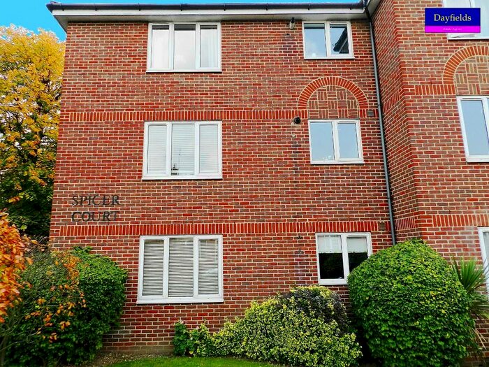 1 Bedroom Flat To Rent In Stanley Road, London, EN1