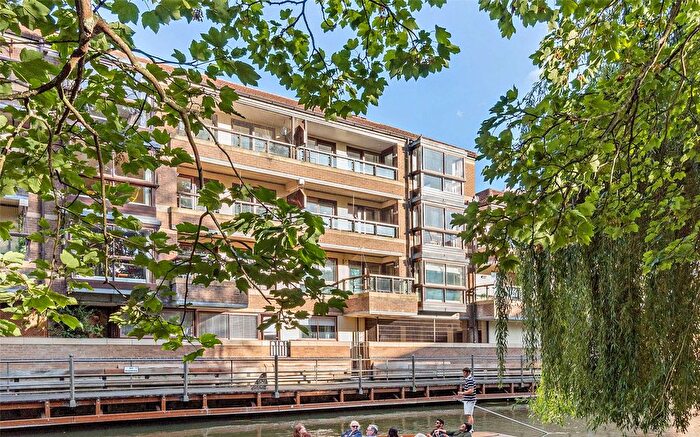 2 Bedroom Flat To Rent In Beaufort Place, Thompsons Lane, Cambridge, Cambridgeshire, CB5