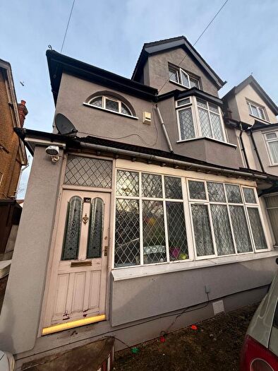1 Bedroom Flat For Sale In Whipperley Ring, Luton, LU1