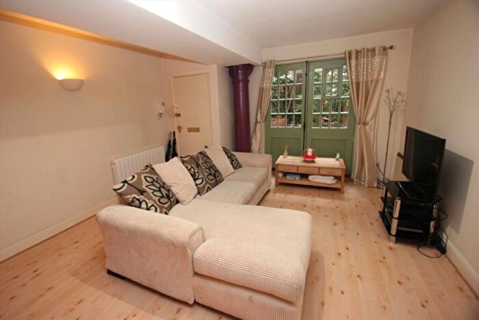 1 Bedroom Flat To Rent In Wapping High Street, Wapping, E1W