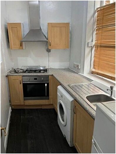 3 Bedroom Terraced House To Rent In Ravensknowle Road, Moldgreen, Huddersfield, HD5