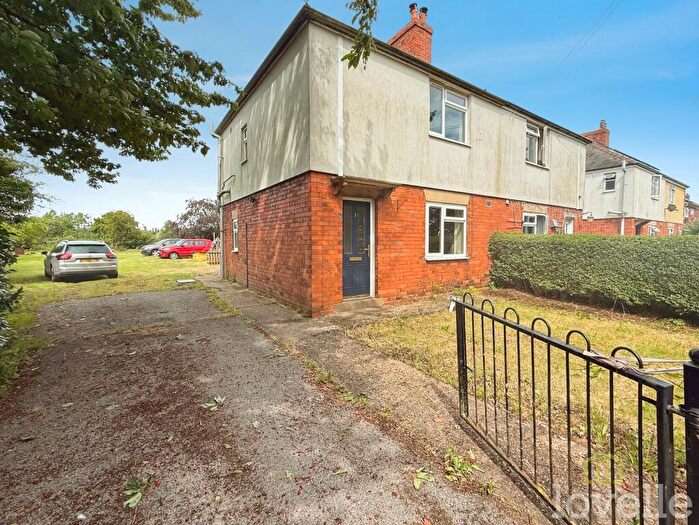 2 Bedroom Semi-Detached House For Sale In Eagle Lane, Thorpe-On-The-Hill, LN6