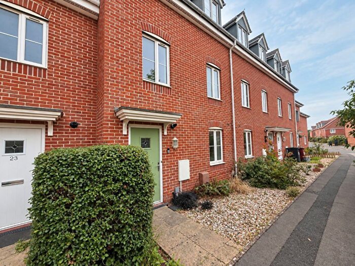 4 Bedroom Town House To Rent In Bostock Road, Chichester, PO19