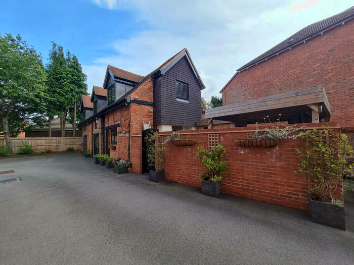 3 Bedroom Detached House To Rent In Manor Road, Solihull, B91