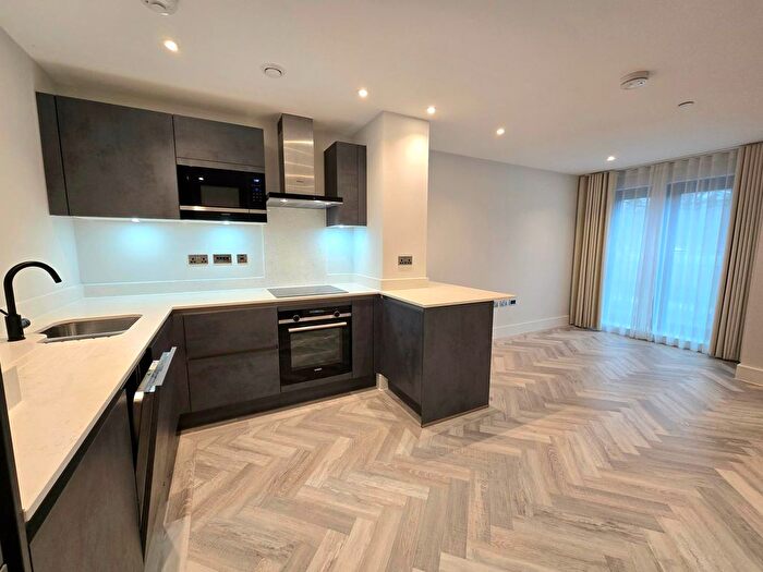 1 Bedroom Flat To Rent In Cockfosters Road, Barnet, EN4