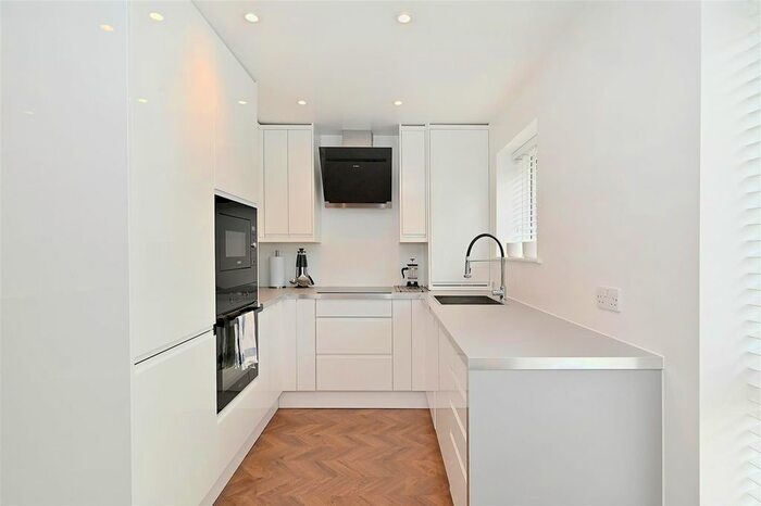 2 Bedroom Flat To Rent In Drake Hall, Britannia Village, E16