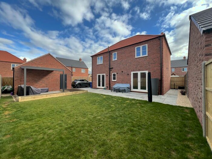 4 Bedroom Detached House For Sale In Aspen Drive, Aspen Park, Barnoldby