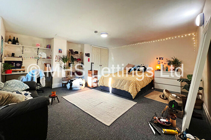 8 Bedroom Terraced House To Rent In Regent Park Terrace, Leeds, LS6