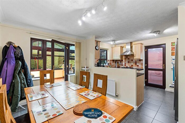 4 Bedroom Detached House For Sale In Riley Close, Kenilworth, CV8