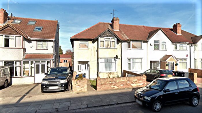 2 Bedroom End Of Terrace House For Sale In Allenby Road, Southall, UB1