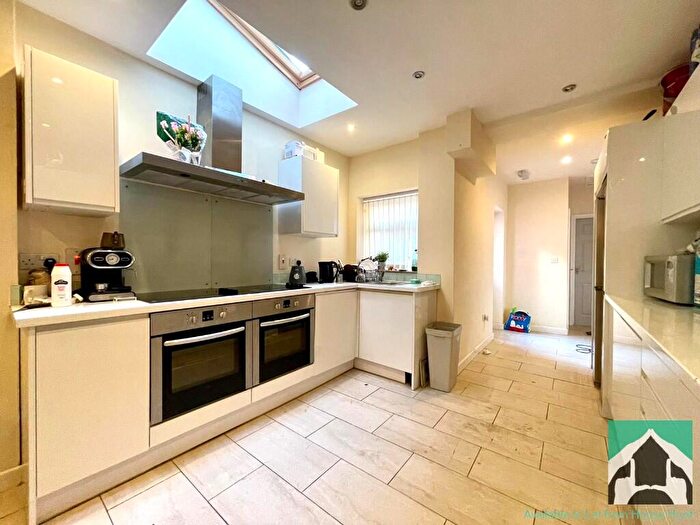 6 Bedroom Terraced House To Rent In Tiverton Road, Birmingham, B29