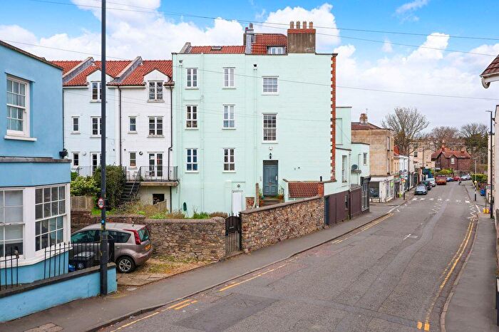 2 Bedroom Apartment For Sale In Cotham Road South | Cotham, BS6