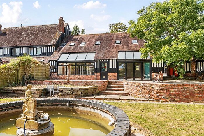 3 Bedroom End Of Terrace House For Sale In Redbridge Farm, Dolmans Hill, Lytchett Matravers, BH16
