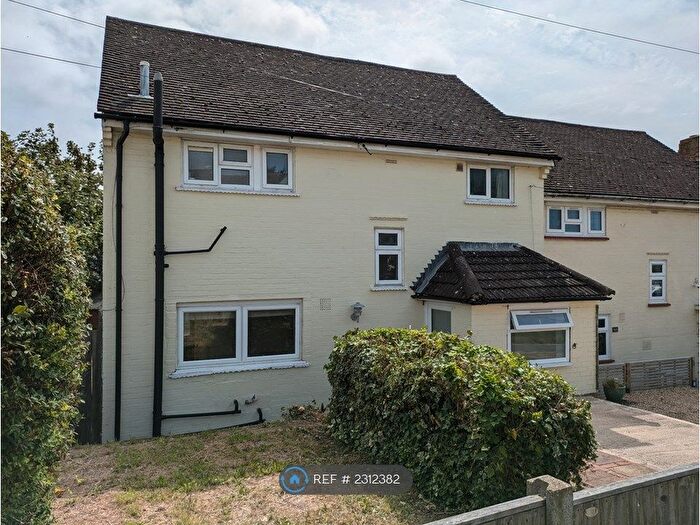 4 Bedroom Semi-Detached House To Rent In Davey Drive, Brighton, BN1