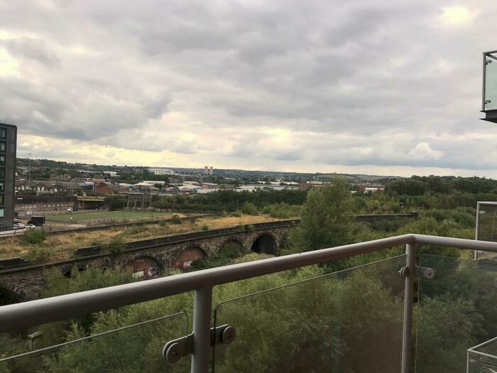 2 Bedroom Property To Rent In Gotts Road, Leeds, West Yorkshire, Uk, LS12