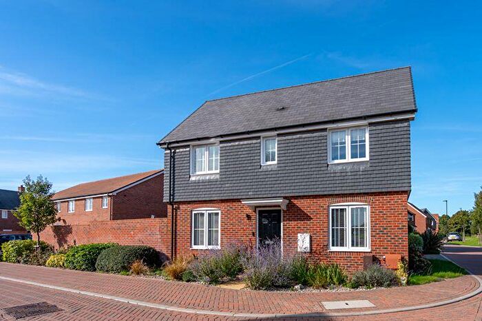 3 Bedroom Detached House For Sale In Legg Vale, Chichester, PO20