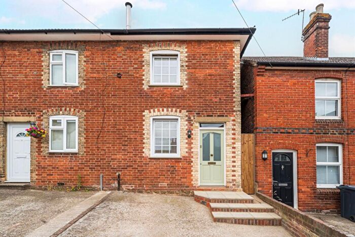 2 Bedroom End Of Terrace House To Rent In Kings Road, Godalming, GU7