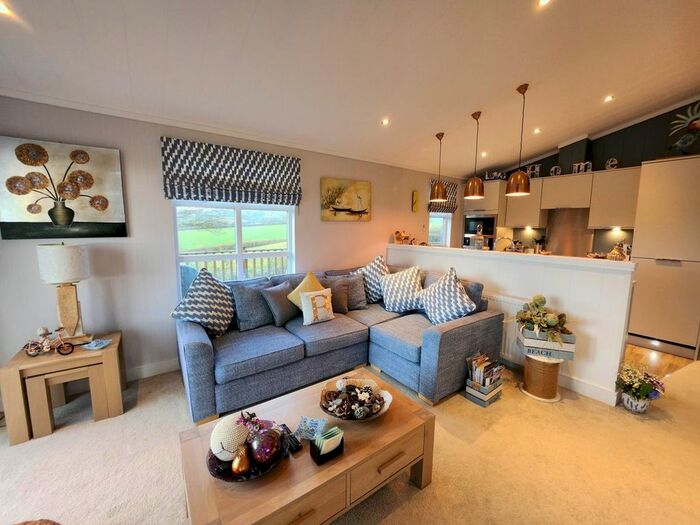 2 Bedroom Lodge For Sale In Camelford, PL32