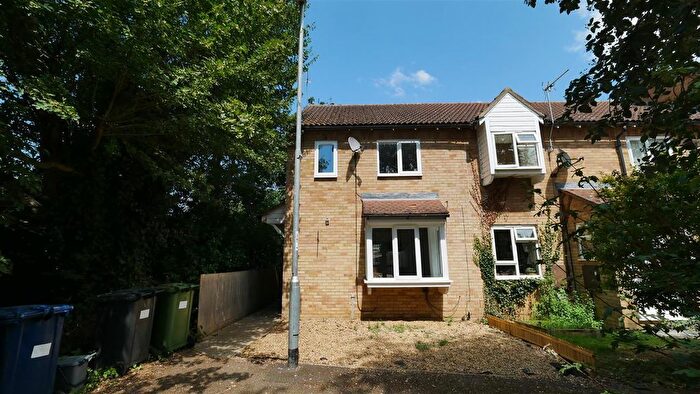 3 Bedroom End Of Terrace House To Rent In Ashton Gardens, Huntingdon, PE29
