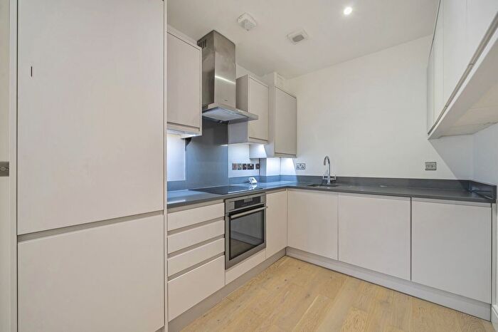 1 Bedroom Flat To Rent In Marion Crescent, Orpington, BR5